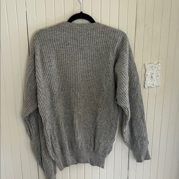 Vintage Elysee Beverly Hills Gray and Cream Crewneck Sweater- made in France. - Picture 6 of 7